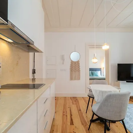 Modern Apt In Dt, 5mins To Martim Moniz * Lisbona