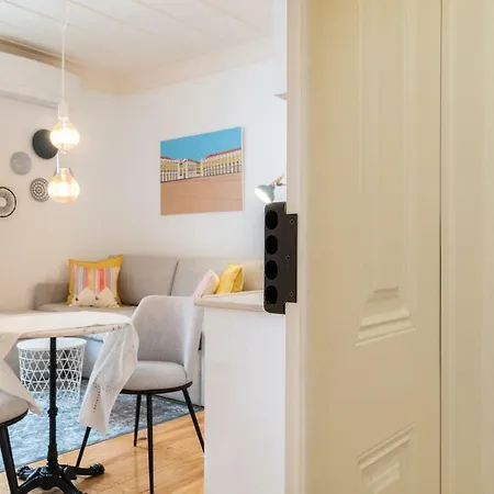 Modern Apt In Dt, 5mins To Martim Moniz Lisbona