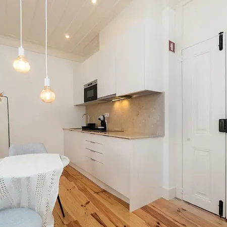 Apartment Modern Apt In Dt, 5mins To Martim Moniz Lissabon